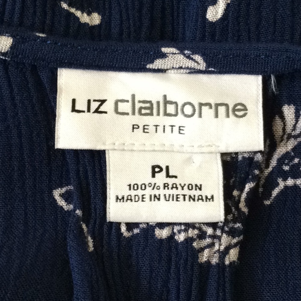 Liz Claiborne Blue & White Print Cap Sleeve Top - Picture 3 of 3